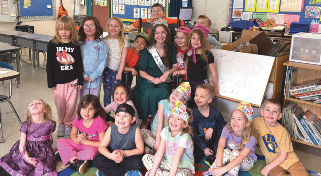 Green County Dairy Queen reads to kids