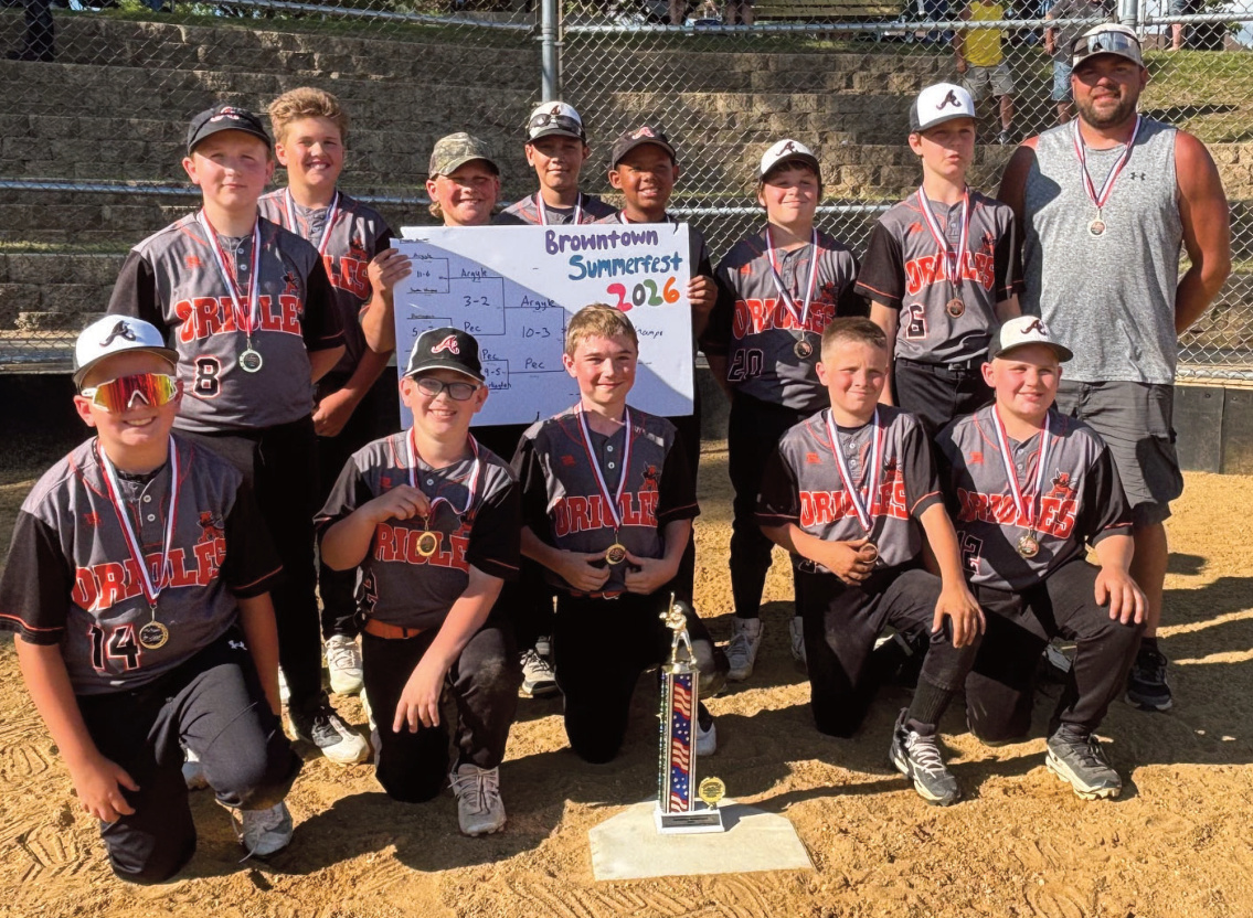 Baseball team with trophy